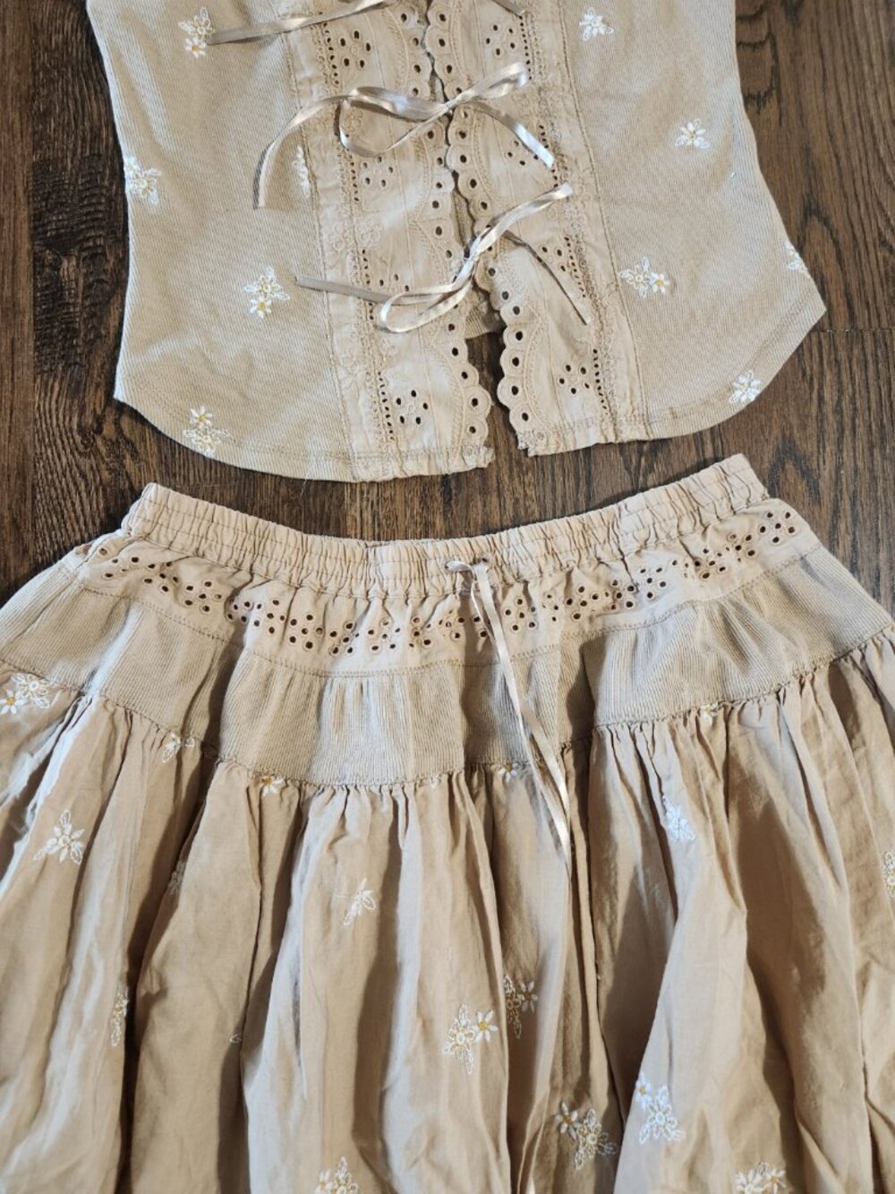 Free People NWOT Gesibelle Set Top/Skirt in Floral Taupe Eyelet detail medium - Picture 8 of 9